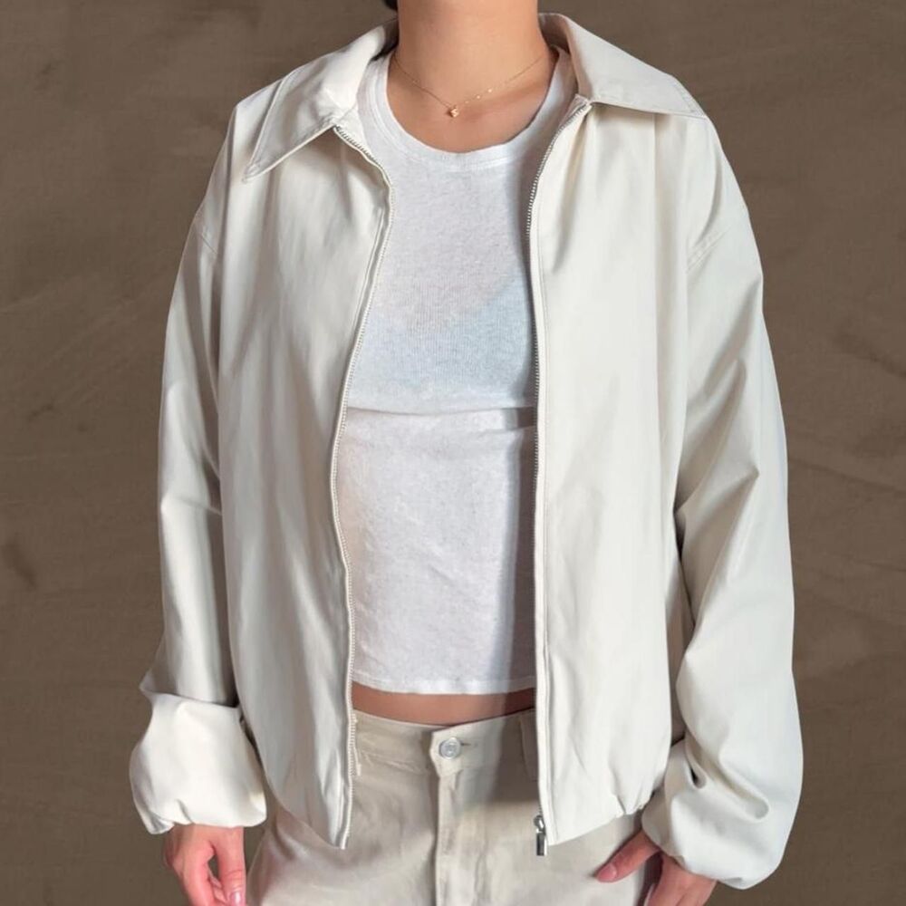 Zara boxy white zip up jacket collared size medium